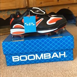 Women’s metal softball cleats